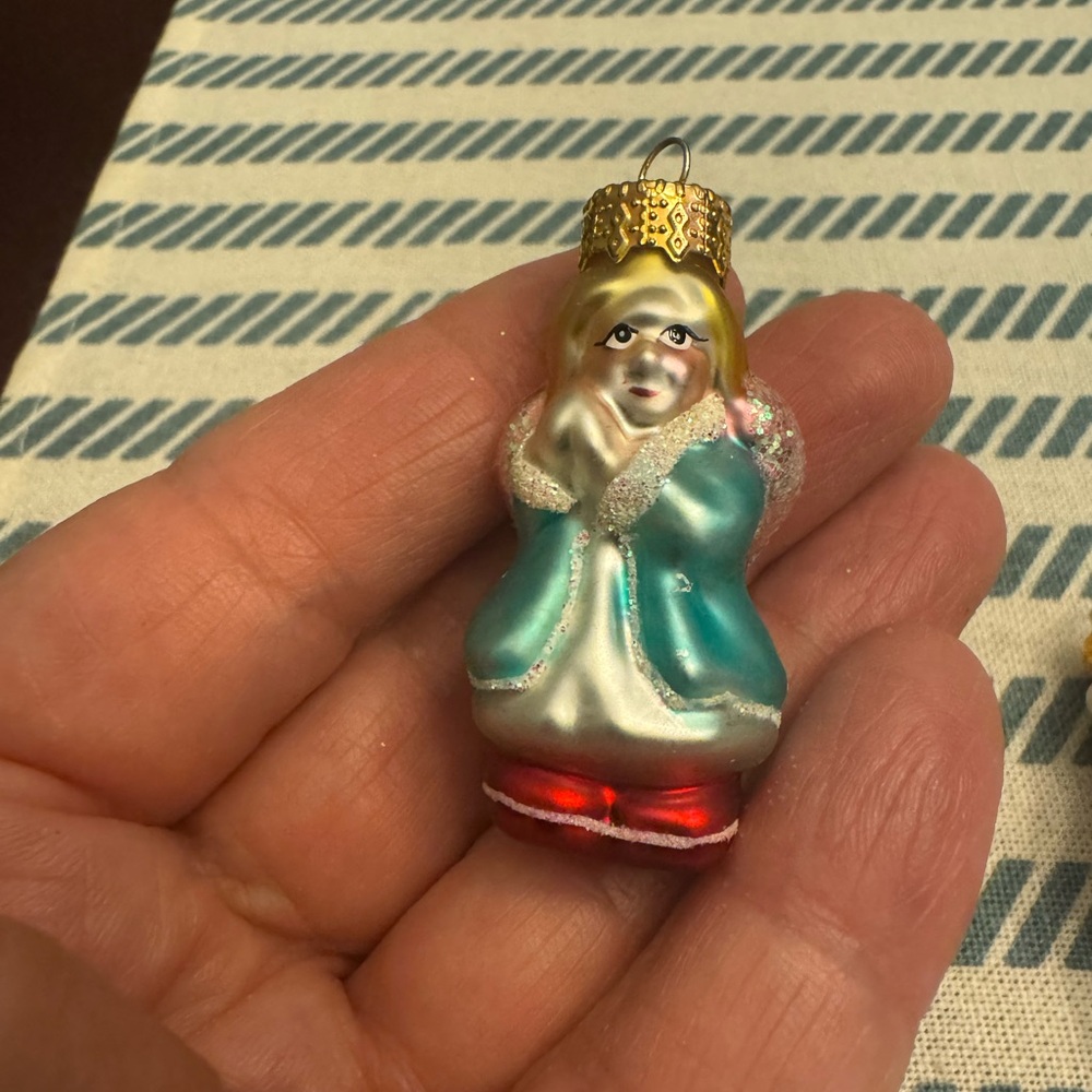 4 Handcrafted glass ornaments - Picture 4 of 10